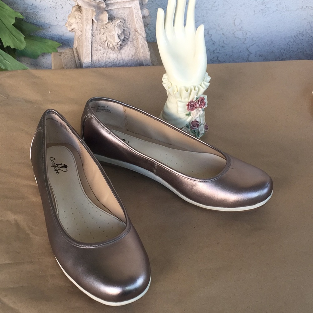 I ❤️ Comfort size 91/2  Pewter color like new